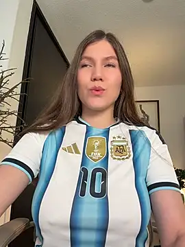 AmelieLaurent  online show from July 11, 11:39 pm