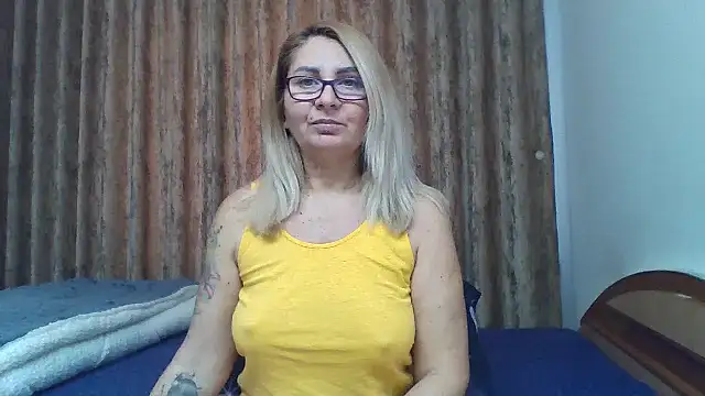 PussyEvely online show from December 15, 8:18 am