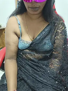 Snapshot of Malluivaniya chatting on December 3, 6:32 am Malluivaniya online show from December 3, 6:32 am