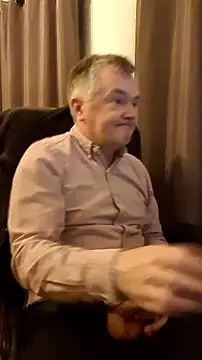 MichOxxford online show from November 14, 10:25 am