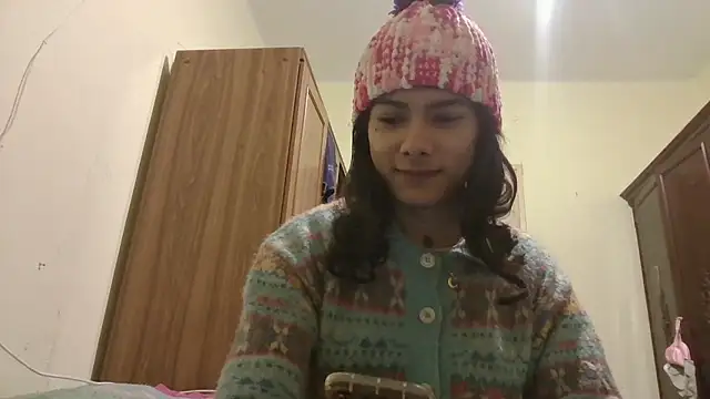 Snapshot of calliemaggotbone chatting on January 10, 11:09 pm calliemaggotbone online show from January 10, 11:09 pm