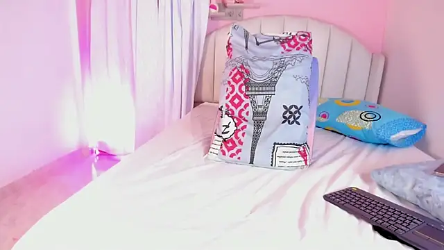 Snapshot of Emily_restrepo chatting on July 15, 5:34 am Emily restrepo online show from July 15, 5:34 am