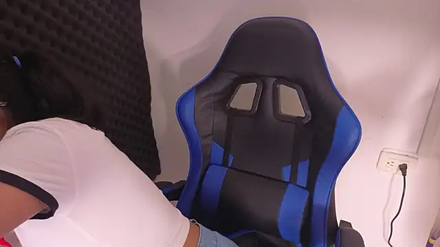 Cuteprincess21 online show from February 20, 2:30 am