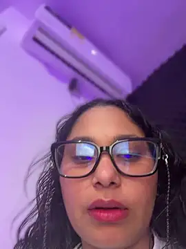 Cuteprincess21 online show from April 27, 11:36 pm