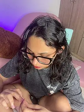 Cuteprincess21 online show from May 5, 4:53 am