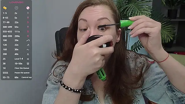 Snapshot of CutieGinger chatting on October 30, 8:09 pm CutieGinger online show from October 30, 8:09 pm