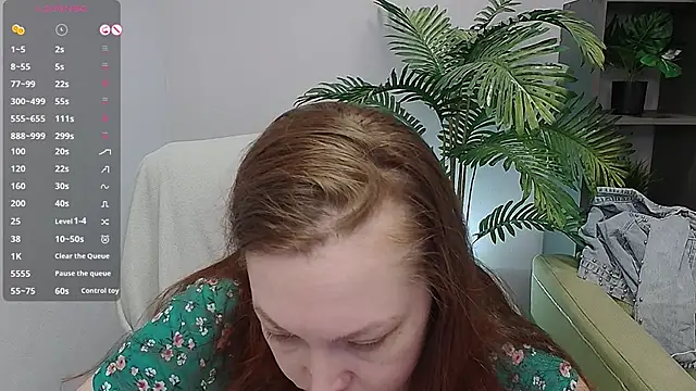 Snapshot of CutieGinger chatting on November 5, 3:45 pm CutieGinger online show from November 5, 3:45 pm