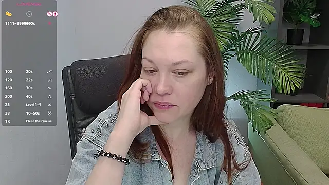 Snapshot of CutieGinger chatting on November 7, 3:23 pm CutieGinger online show from November 7, 3:23 pm