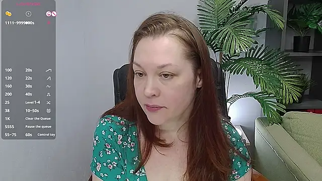 Snapshot of CutieGinger chatting on November 21, 12:37 pm CutieGinger online show from November 21, 12:37 pm