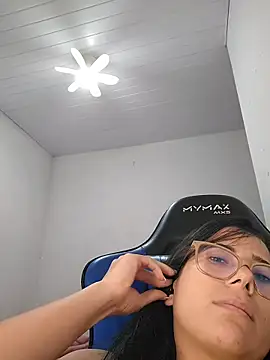 Rafaelayamazaki online show from June 1, 11:56 am
