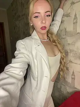 Snapshot of Kristina03 chatting on March 12, 9:32 pm Kristina03 online show from March 12, 9:32 pm