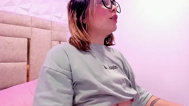 PauletteJ online show from January 10, 2:55 pm