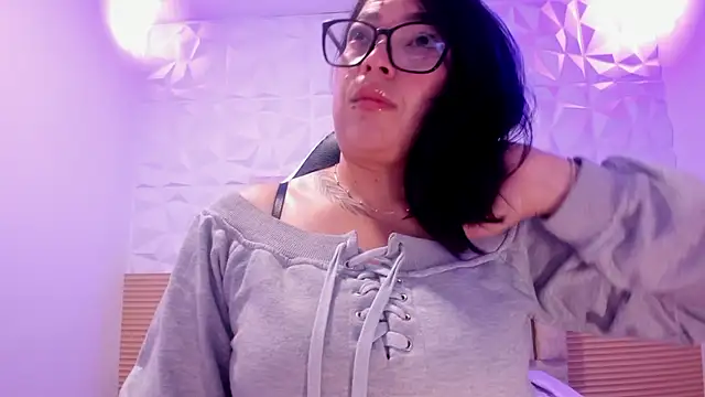 PauletteJ online show from June 9, 11:44 am