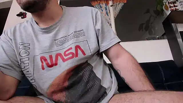 boomboomHooT online show from December 20, 6:24 pm