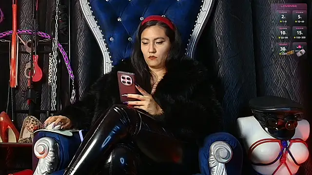 Snapshot of abbymora chatting on April 4, 5:06 am abbymora online show from April 4, 5:06 am