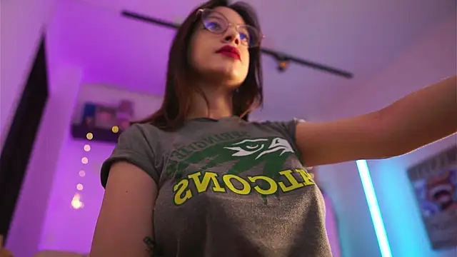 Snapshot of melissajoness3 chatting on October 18, 12:02 am melissajoness3 online show from October 18, 12:02 am