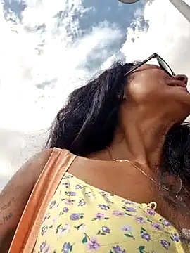 Allana Squirt online show from September 21, 10:50 am