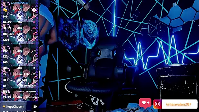 IanValencia  online show from February 3, 7:51 am
