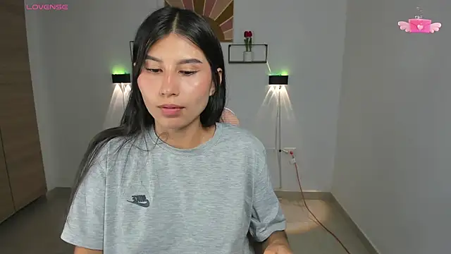 emily villamil online show from October 6, 9:23 pm