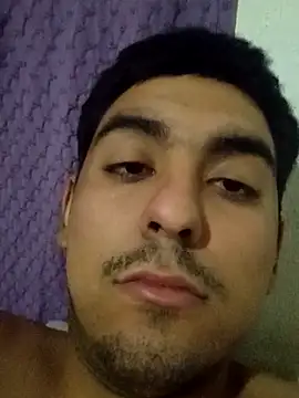 Snapshot of lil_burger chatting on November 21, 6:23 am lil burger online show from November 21, 6:23 am