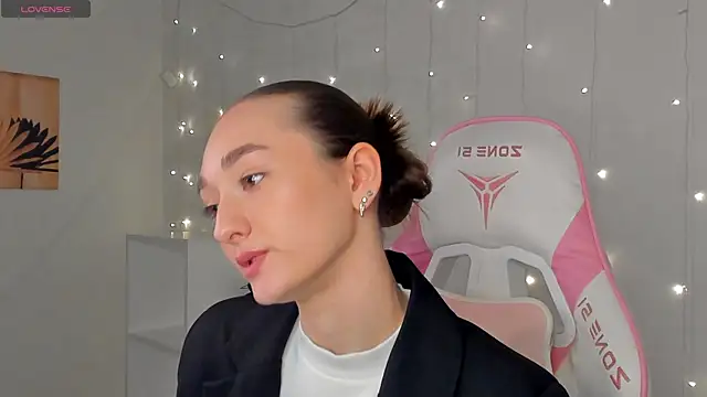 Kelly Powell online show from February 16, 12:34 pm