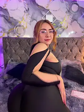 vanesaa blake online show from May 1, 4:17 am
