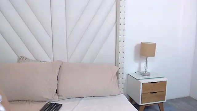 RubyReyes online show from March 19, 1:51 pm