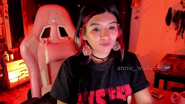 annie walker6 online show from July 1, 3:30 am