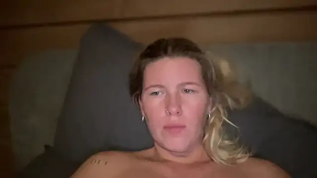 moonamii online show from October 6, 11:46 pm