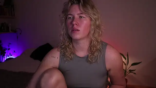 moonamii online show from October 16, 4:41 pm