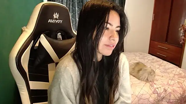 alice middlee online show from July 21, 3:47 pm