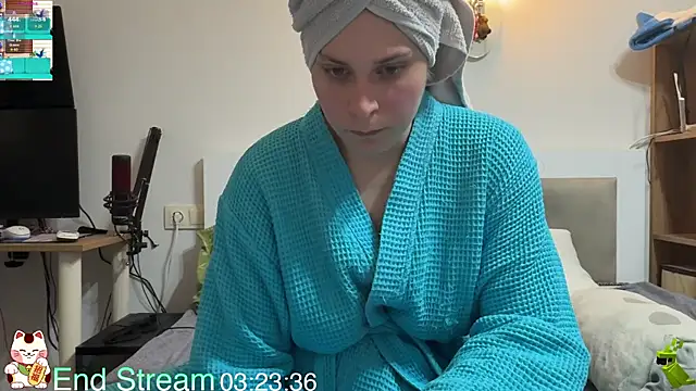 Snapshot of ShiroiFubuki chatting on April 1, 4:26 pm ShiroiFubuki online show from April 1, 4:26 pm