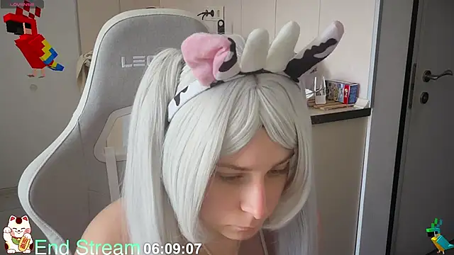 Snapshot of ShiroiFubuki chatting on June 16, 9:12 am ShiroiFubuki online show from June 16, 9:12 am