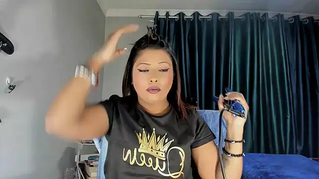 Snapshot of IndianBibix chatting on September 29, 3:39 pm IndianBibix online show from September 29, 3:39 pm