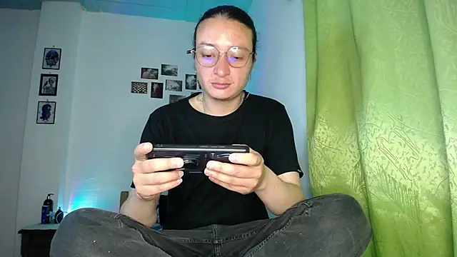 monkeywillwhite online show from November 28, 2:03 am