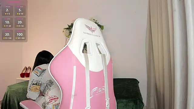 Jiggly   online show from October 11, 1:16 am