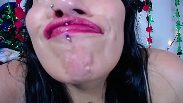 luna sofia69 online show from December 30, 4:40 pm