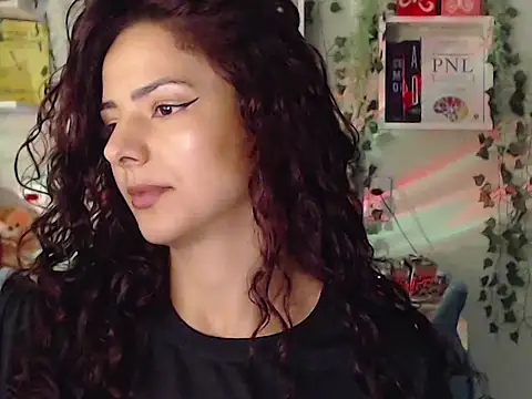 Snapshot of BeellyDance chatting on September 29, 6:57 pm BeellyDance online show from September 29, 6:57 pm