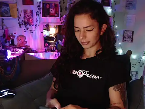 Snapshot of BeellyDance chatting on October 10, 7:24 pm BeellyDance online show from October 10, 7:24 pm