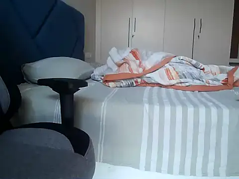 Snapshot of insanefreak69 chatting on February 17, 2:08 am insanefreak69 online show from February 17, 2:08 am