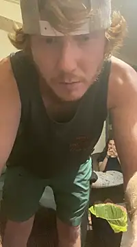 Snapshot of hottestcouplevaa chatting on December 10, 9:44 am hottestcouplevaa online show from December 10, 9:44 am