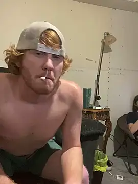 Snapshot of hottestcouplevaa chatting on December 10, 1:33 pm hottestcouplevaa online show from December 10, 1:33 pm