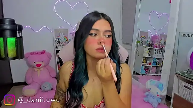 CuteDani  online show from March 27, 2:28 am