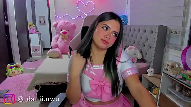 CuteDani  online show from July 25, 8:34 am