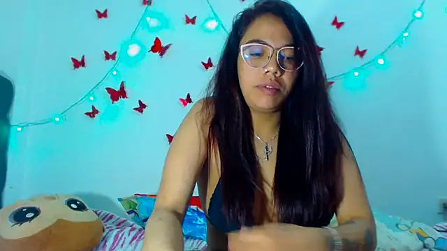 AmaraRoberts420 online show from December 23, 3:40 am