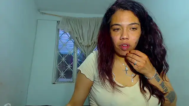 AmaraRoberts420 online show from January 4, 10:13 pm