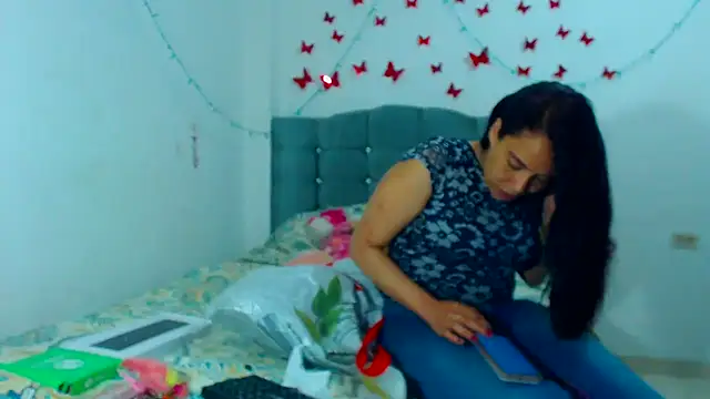 AmaraRoberts420 online show from January 23, 1:19 am