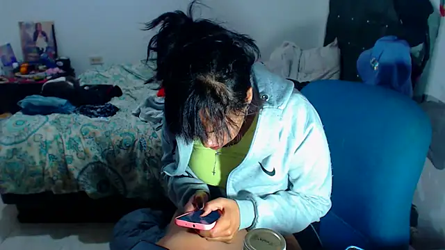 AmaraRoberts420 online show from September 27, 4:17 am