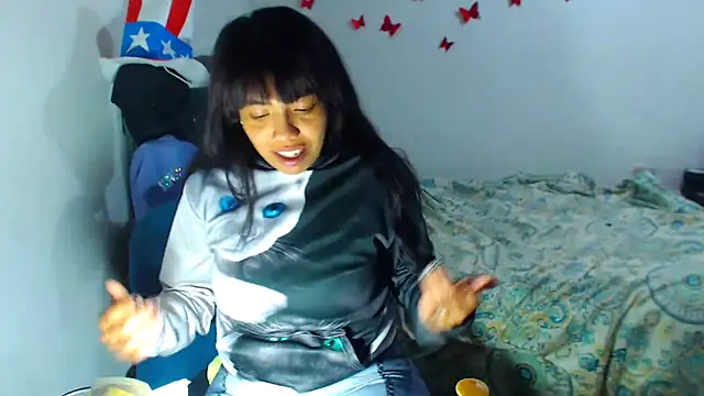 AmaraRoberts420 online show from October 1, 4:51 am