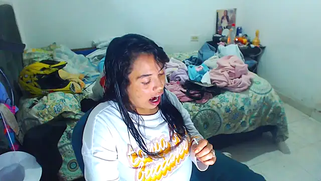 AmaraRoberts420 online show from October 22, 2:12 am